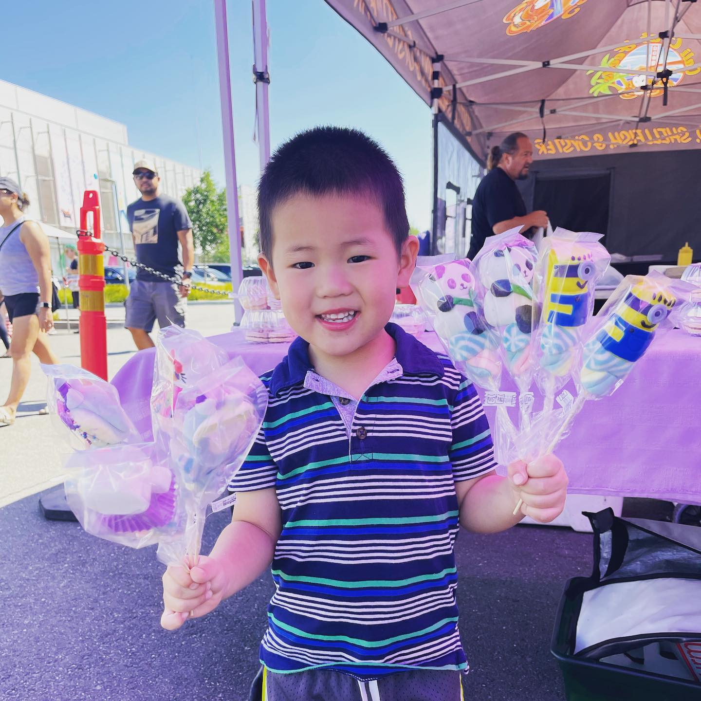 A satisfied customer holding some marshfellows at the San Ramon farmers market !! Held every Saturday from 9am to 1pm !