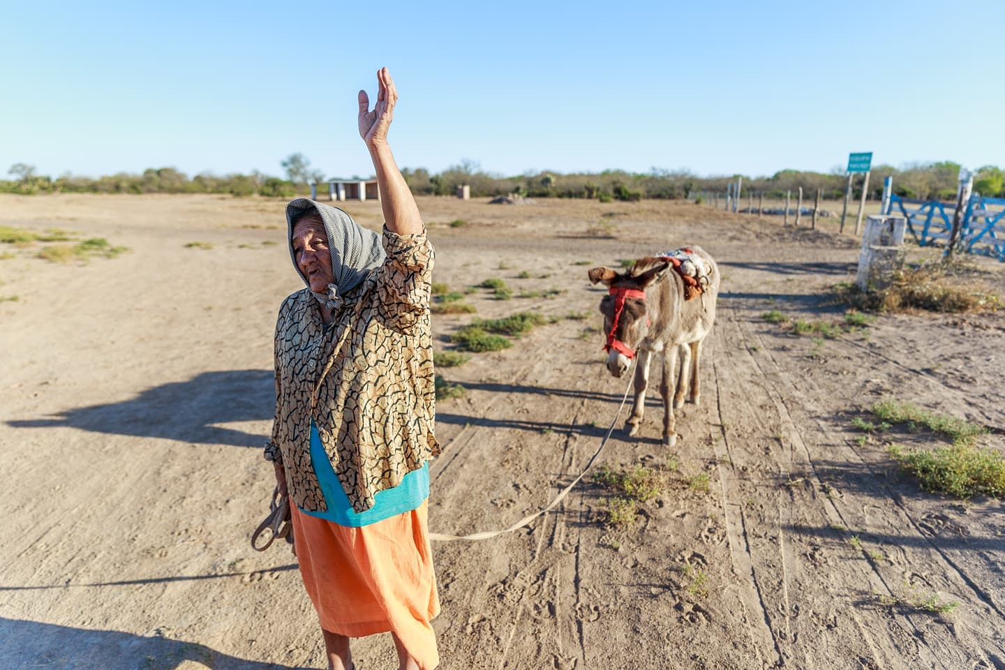 Mientras llueve en Buenos Aires en Punta Pozo, Santiago del Estero la mayoría de la población no accede al mínimo de agua potable recomendado por la OMS.
El agua de lluvia es un recurso fundamental ya que para muchas familias es la única opción que tienen de acceder a agua sin arsénico.
Si querés saber más:
👉@ingenieriasinfronteras_ar