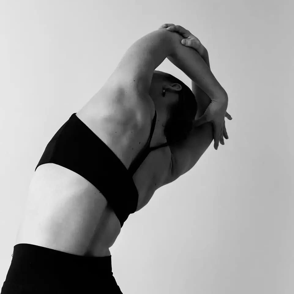 🍂
Dernier week-end de cours avant 2 semaines avec @azothdancetheatre et 1 semaine de formation Yoga Pré-post natal.
Samedi 9h30 - en ligne @yujyoga
Samedi 18h - @yujyoga Paris 1er
Dimanche 8h45 & 10h - @yujyoga/@hoyparis Paris 9
See you.
📷 @louise_pix_