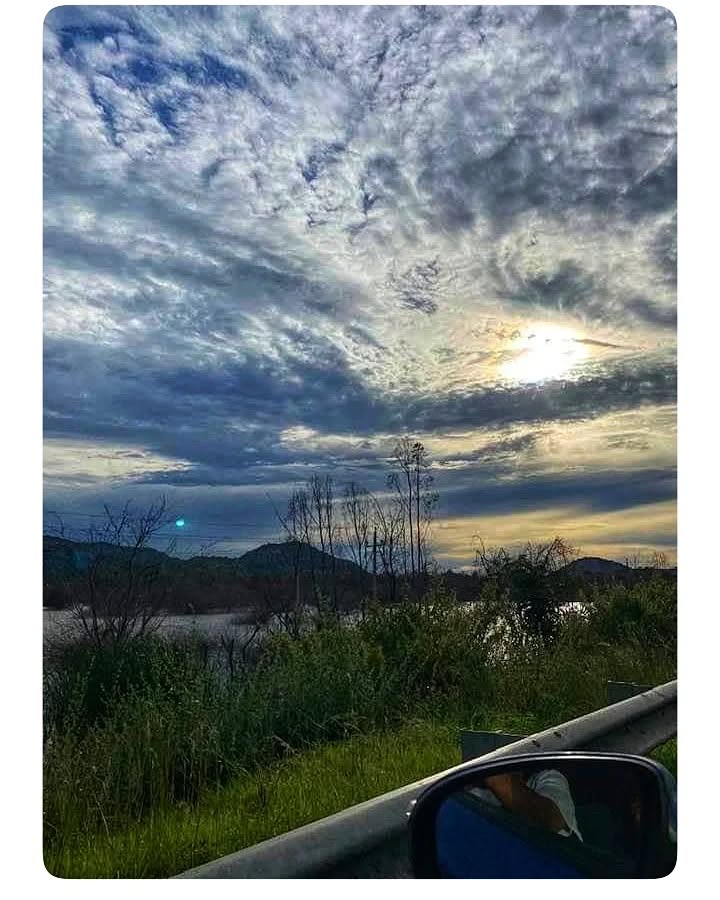 Every sunset tells a story!!
#sunset #nature #sky #photooftheday #landscape #sunsetphotograph #ig #naturephotography #sun #picoftheday #clouds #sunsets #instagram #sunsetlovers #landscapephotography #sunsetlover