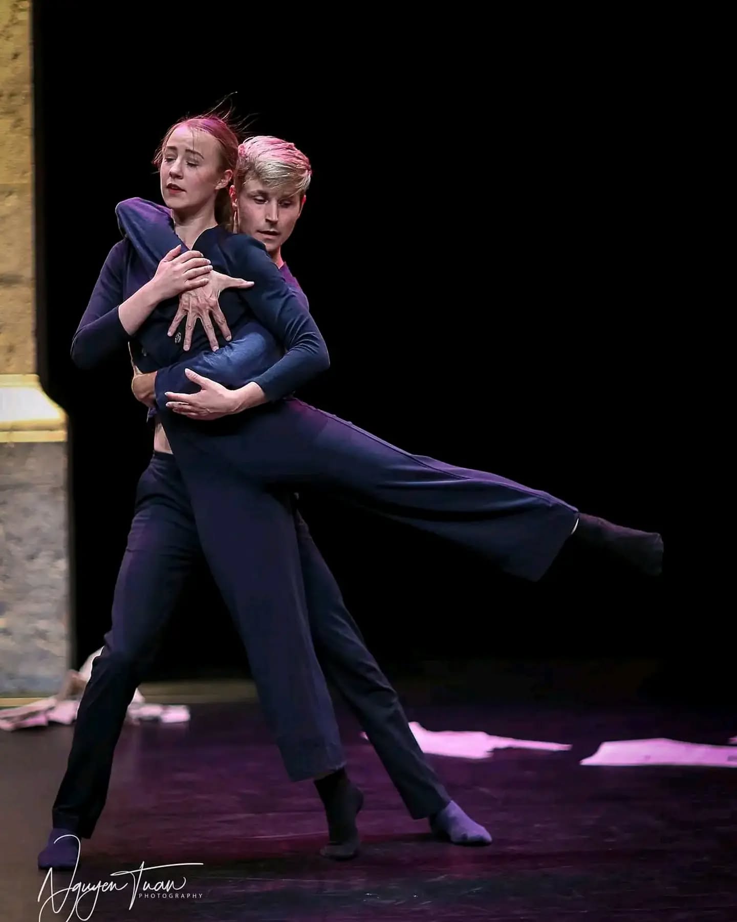 Souvenir @bloisdanse - Tear de @azothdancetheatre 🤍
Avec @alexandrebalmain
📷 @ngtuan
#bloisdanse #festivalbloisdanse #azothdancetheatre #azothartscenter #halleauxgrains #tear #onstage