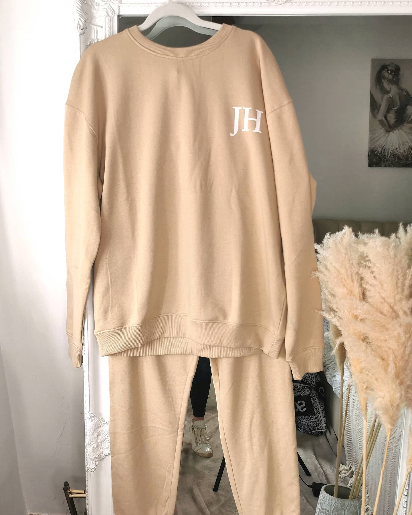 Sorry we have been quiet on socials lately but we are waiting for our exciting little arrival! 💙💗 Not long now!
Anyway we have some gorgeous new peices coming soon, including these lovely soft oversized tracksuits that we can personalise for you!
We also have some lovely new bags that we can personalise. Great little Xmas pressies!
Kerp your eyes peeled, they will be online soon! 👀
And we will let you know as soon as the little bubba arrives!! 👶🏼💙💗
Any questions please DM us!
Have a lovely day!! BBxx
#newdrops #personalisedclothing #oversizedtracksuit #tracksuits #newarrival #waitingforbaby #personalisedbags #comingsoon #hinch1610 #💗