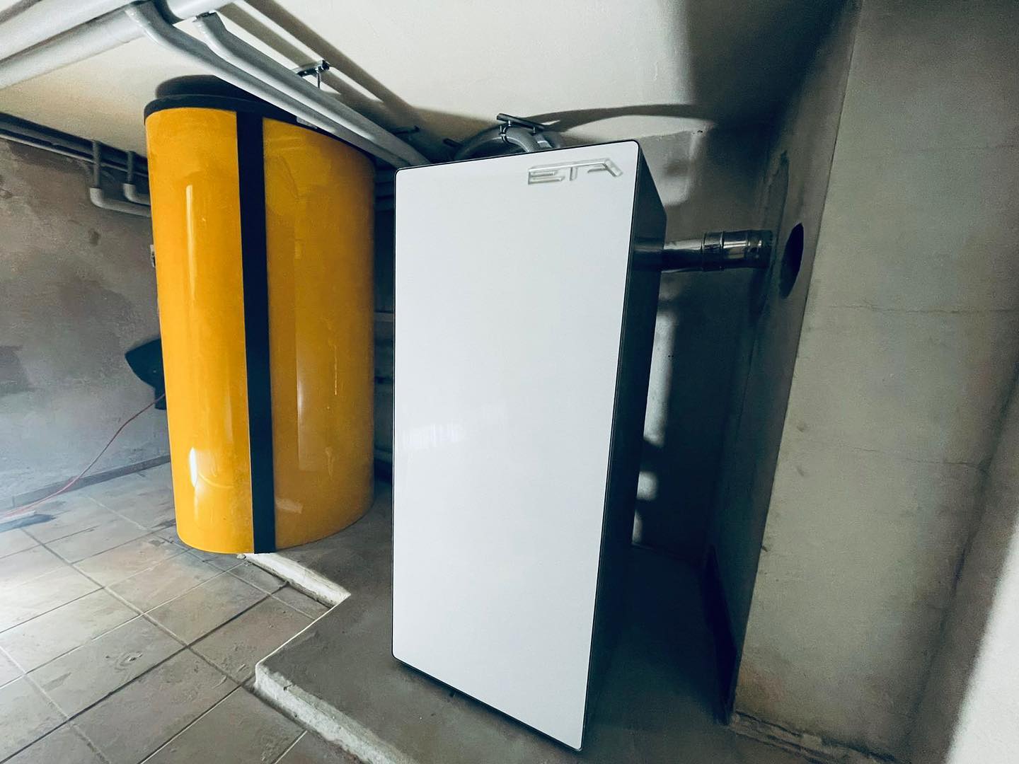 𝔼𝕋𝔸 ℍ𝕠𝕝𝕫𝕡𝕖𝕝𝕝𝕖𝕥𝕤 𝔹𝕣𝕖𝕟𝕟𝕨𝕖𝕣𝕥
•
•
•
#holzpellets #energie #förderung #gutgerüstetfürdenwinter #konstanz #sanitäreckert #heizungsanlage #pelletheizung #allesauseinerhand #badausstellung #eta #brennwertheizung