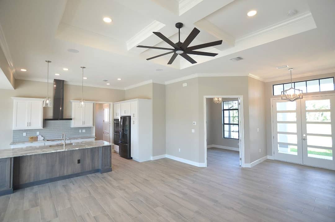Swooning over this custom Tortuga ๐
.
.
.
.
#qualityhomesofpc #qualitybuilt #qualityhome #swflnewconstruction #rotondawestfl #comehometoquality #openfloorplan #neutralcolors #woodlooktile #granitecountertops #tilebacksplash