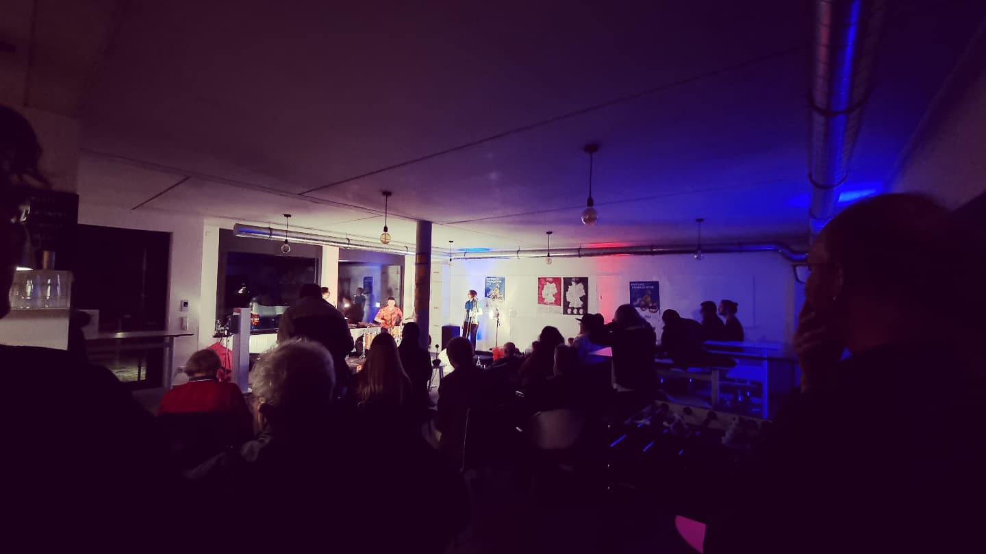 Konzert-Premiere mit Jazz aus der Hauptstadt im Echtland. Danke, @kunstlerwerkstatt feat. Insomnia Brass Band! Jederzeit wieder.