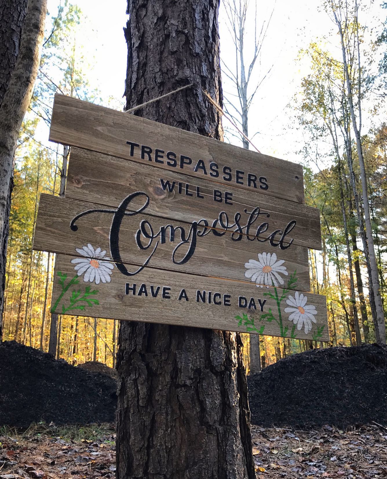 Have a 😄 day!
#compost #livingsoil #trespasserswillbecomposted