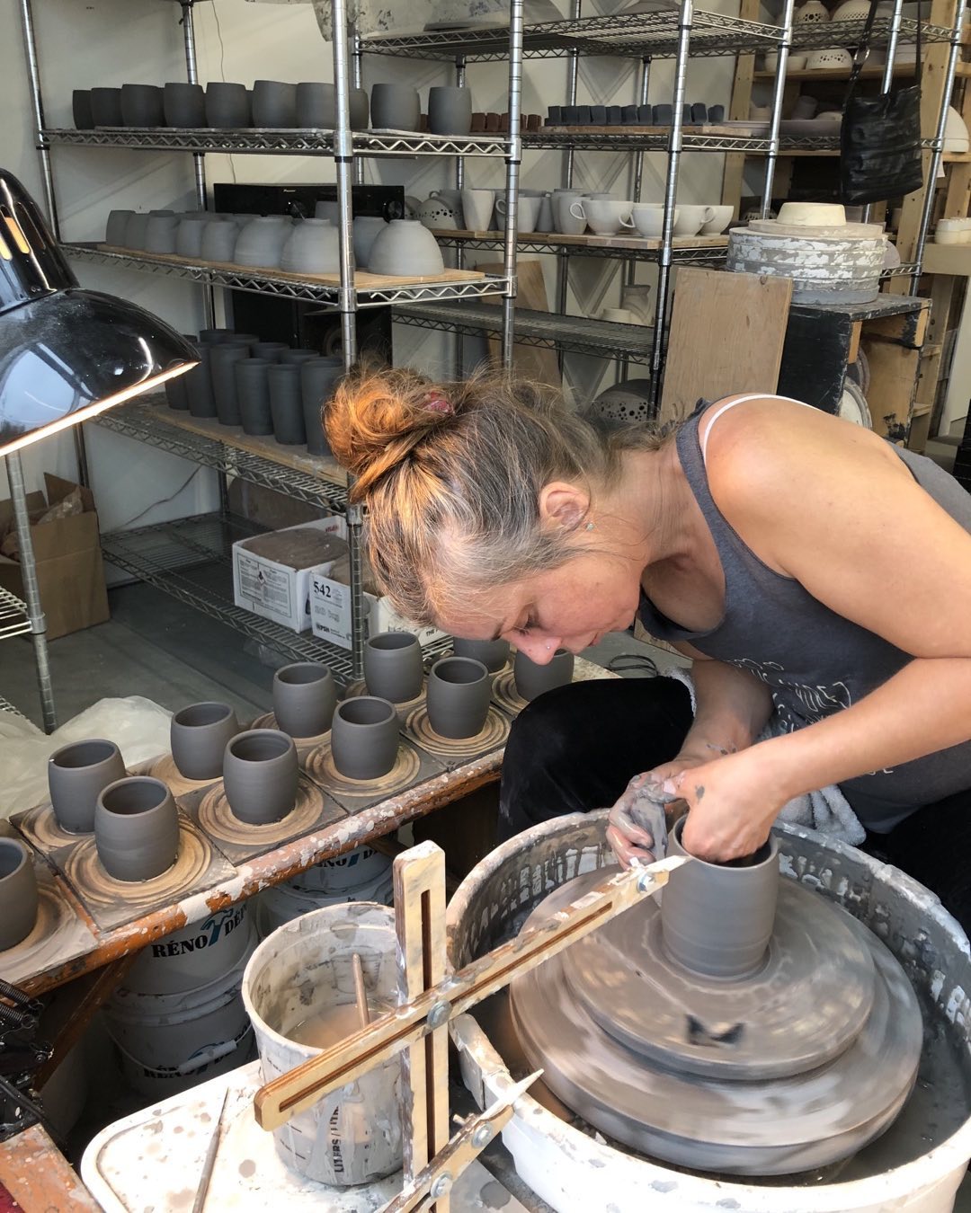 Production de Noël en court…. #pottery#ceramique#courspoterie#cadeaudenoel#
