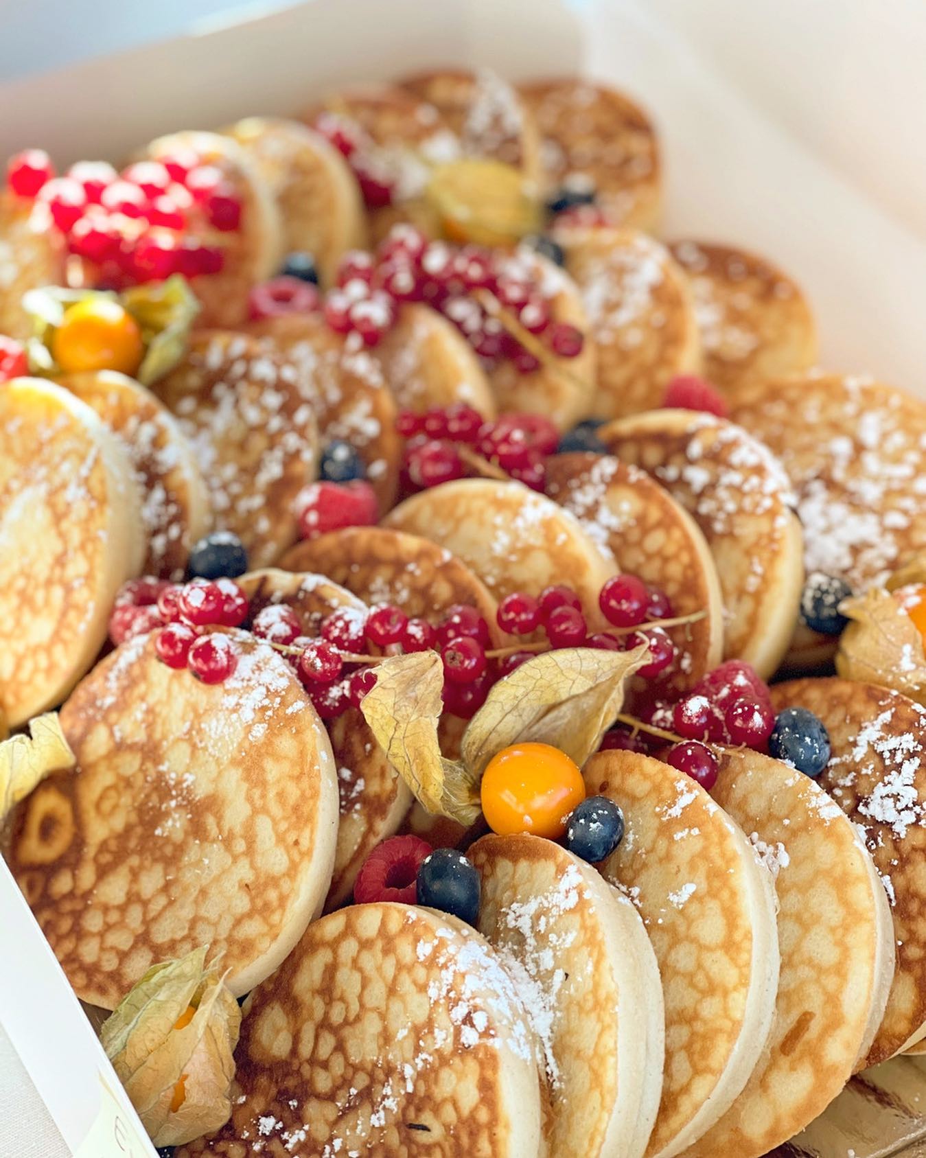 Nos plateaux de pancakes dĂ©diĂ©s aux commandes de plus de 10 personnes đ„
#brunchevous #brunchbox #brunchstcergues #biscuits #food #foodinstagram #brunch #brunchhautesavoie #brunchdudimanche #saintcergues #stcergues #machilly #juvigny #veigy #veigyfoncenex #loisin #lucinges #bonsenchablais #douvaine #villelagrand #fillinges #nangy #bonne #ballaison #cranvessales