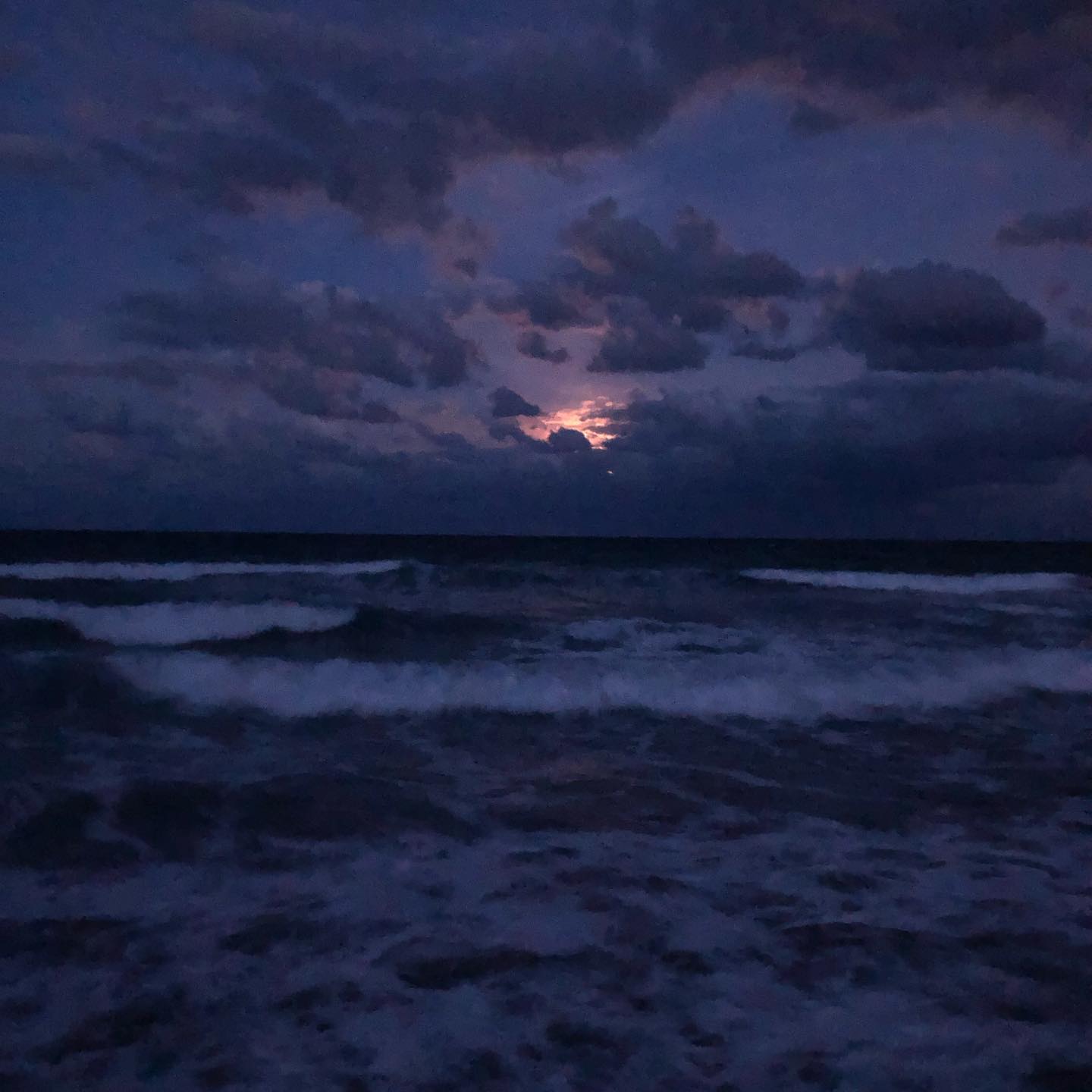 May this full moon bring you peace, joy and abundant blessings ๐๐ค๐#fullmoonariesโ๐