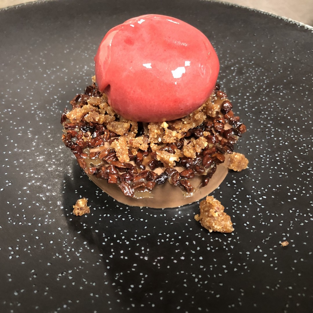 Vegan Chocolate Creme Mousseline, Cocoa Nib Tuile, Biscuit & Raspberry Sorbet.
#vegandessert #finedining #londondining