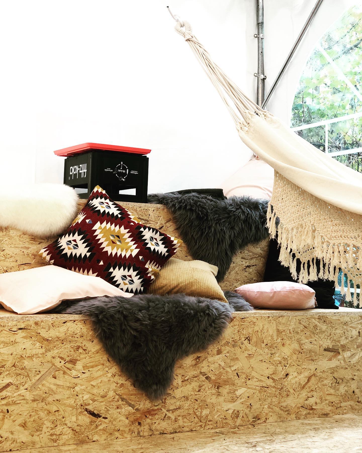 Impressionen aus dem Bierzelt🖤 Das findet Ihr gleich um die Ecke in der Mulackstrasse 🍻
.
.
.
.
#mädchenitaliener #mädchenitalienerimbiss #fishnchips #moulesfrites #imbiss #mulackstrasse