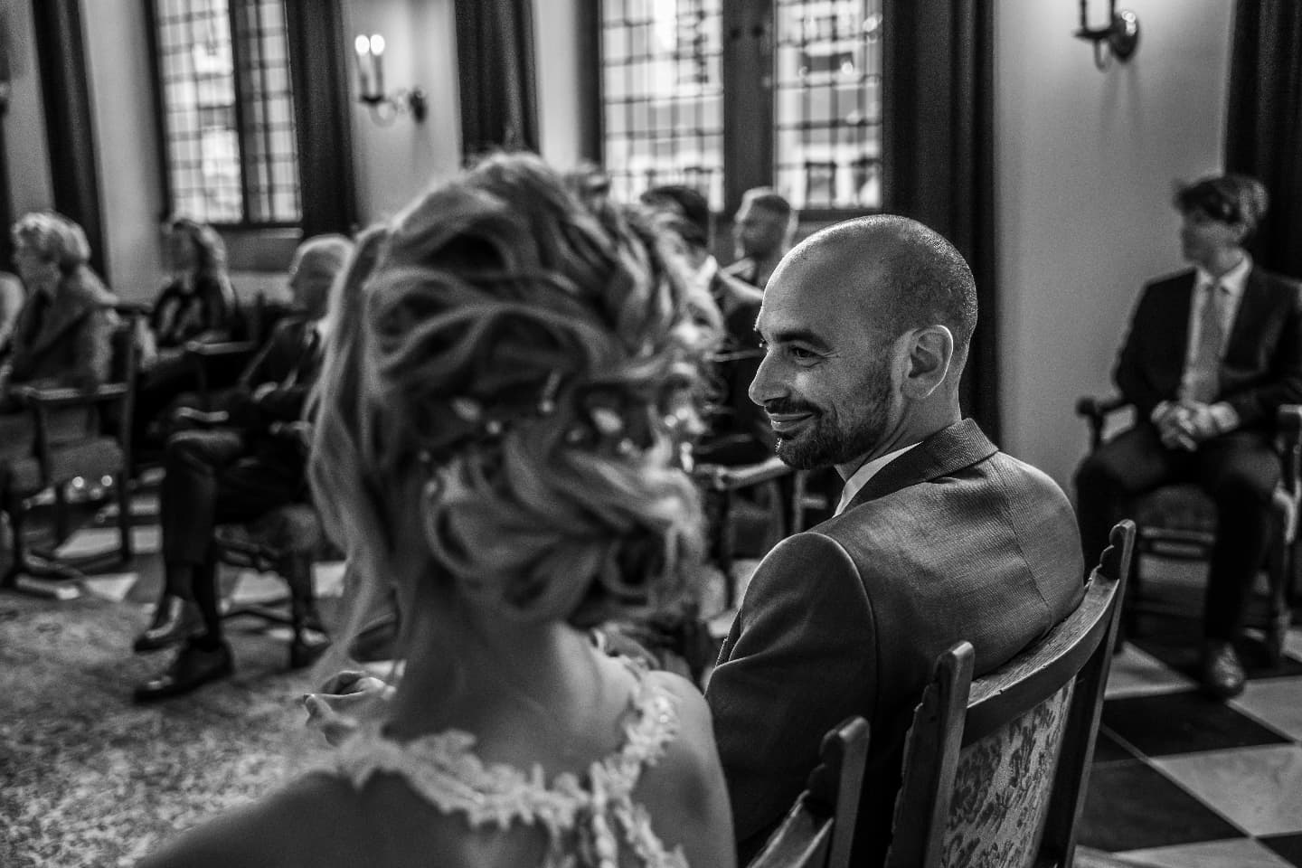 Die blik 🥰
#bruidsfoto #verloofd #bruidsfotograafdelft #bruidsfotografie #bruidsfotograafzuidholland #bruidsfotograafnederland #weddingphotographer #wedding #weddingphotography #wijgaantrouwen #trouwenin2022 #trouwenindelft #delft #stadhuisdelft
