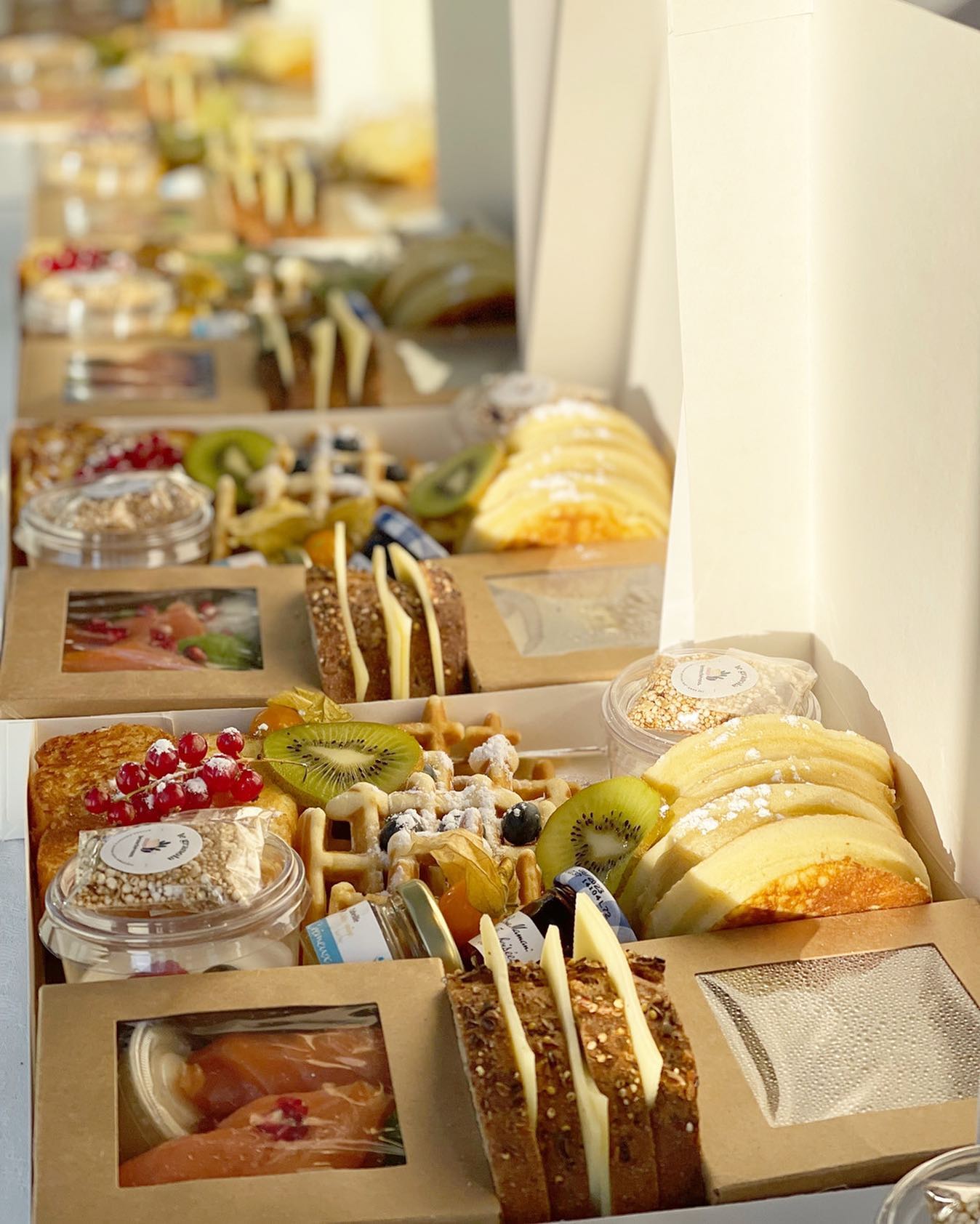 Quel incroyable gang de bruncheurs vous Ă©tiez pour ce week-end dâHalloween, on a fait face Ă un beau nouveau challenge đ§ââïž !
Pour tous ceux qui nâont pas pu bruncher avec les citrouilles, on vous attend avec impatience ce week-end ! đ»
#brunchevous #brunchbox #brunchstcergues #biscuits #food #foodinstagram #brunch #brunchhautesavoie #brunchdudimanche #saintcergues #stcergues #machilly #juvigny #veigy #veigyfoncenex #loisin #lucinges #bonsenchablais #douvaine #villelagrand #fillinges #nangy #bonne #ballaison #cranvessales #catering