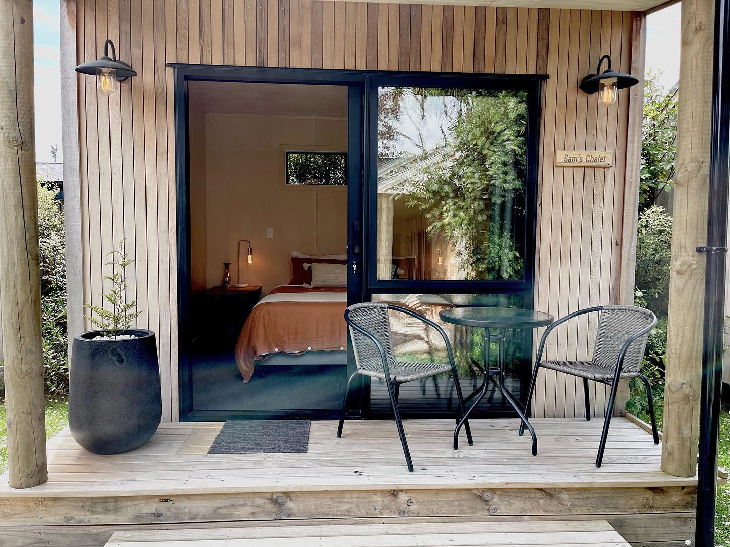 Weโre very excited to show you a few snaps of our newly renovated cabins ! ๐คฉ
Planning a trip to Fiordland ? This is the sign to make it happen. ๐
#lakefrontbackpackers #fiordlandnationalparknz #fiordlandbeyondbelief #teanaunz #teanautime #milfordsound