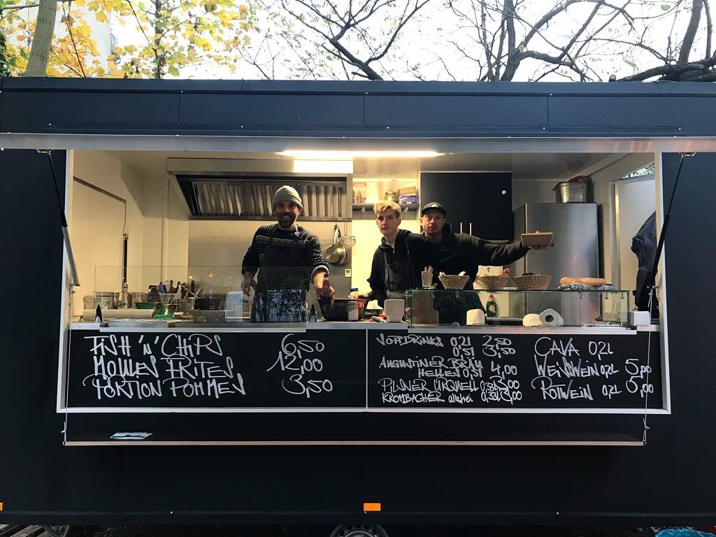 Morgen ab 12.00 Uhr geht’s weiter 🖤 Moules Frites, Fish‘n‘Chips, Pommes …
.
.
.
#fishnchips #moulesfrites #pommes #mädchenitaliener #mädchenitalienerimbiss #mulackstrasse #mitteimbiss