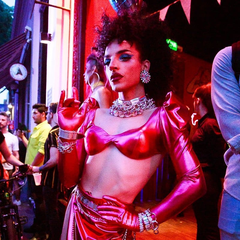 Otra foto de la semana del orgullo.
.
.
.
.
.
.
.
.
.
#lgbtq🌈 #hicetnunc2000 #photography #nftphotography