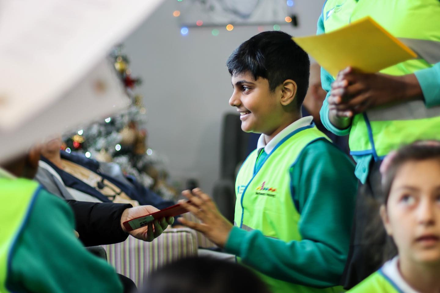 As part of the Manchester Communication Academy and Northwards citizenship project, the urban crew at Manchester Communication Primary Academy headed over to Apprentice Court, an assisted living accommodation, to spend time with some of the residents. They sang songs, gifted presents and learnt more about the residents.
