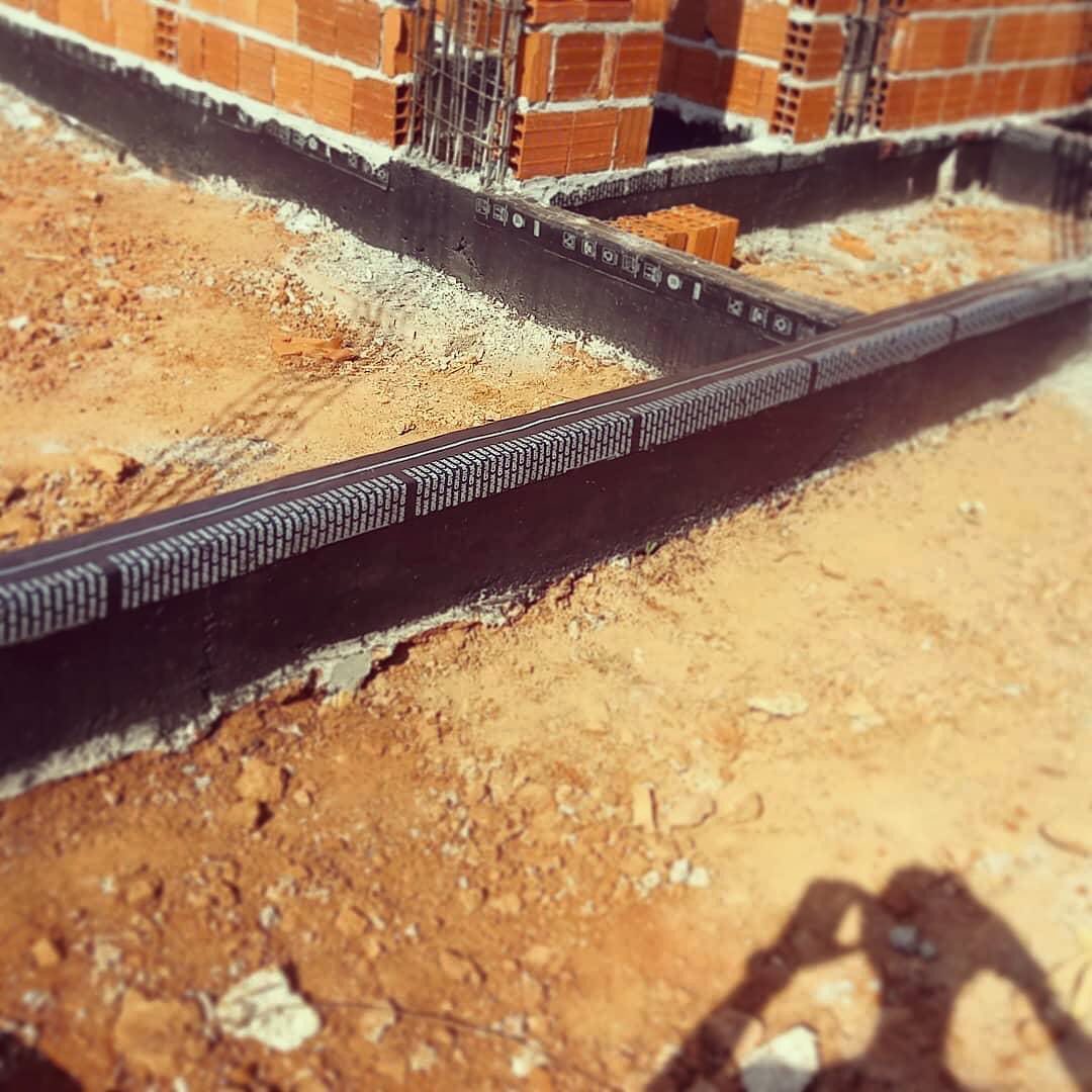 +1 sobre impermeabilização, uma etapa muito importante nas obras, que evita problemas de infiltrações e dores de cabeça posteriormente!
Pensando em construir ou reformar, entre em contato agora mesmo.
Links na bio!
MORAIS ENGENHARIA
@moraiseng
#engenhariacivil #construção #obra #impermeabilização #reforma #moraisengenharia #infiltração #baldrame #canteirodeobras #altopadrão #residencia #casa