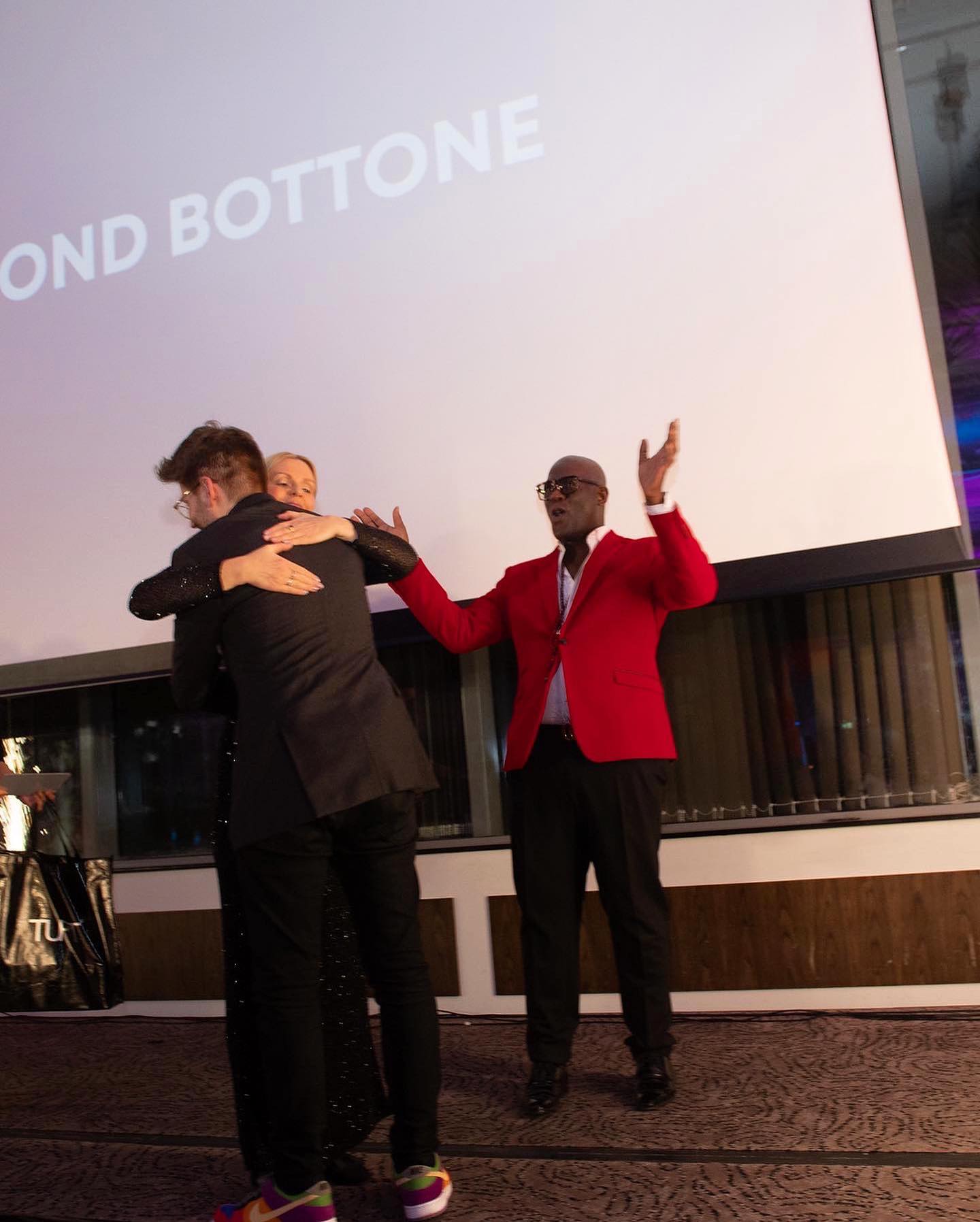 Raymond Bottone, co-director of MySalonManager, is celebrating today after winning 'Outstanding Contribution' to the hairdressing industry at the prestigious 'Salon Awards'...
Read more via the link in our bio 💙
#SalonBusinessCoach #SalonBusiness