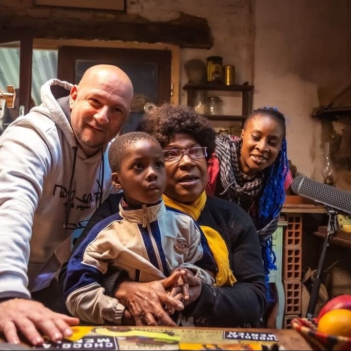 Deux jours de prise de son sur le prochain long métrage de Thierry Obadia. Avec l'actrice Firmine Richard et toute l'équipe technique de la dream team Obadia !
#studiodenregistrements
#studioproducson
#thierryobadia
#cinema
#ingenieurduson
#firminerichard