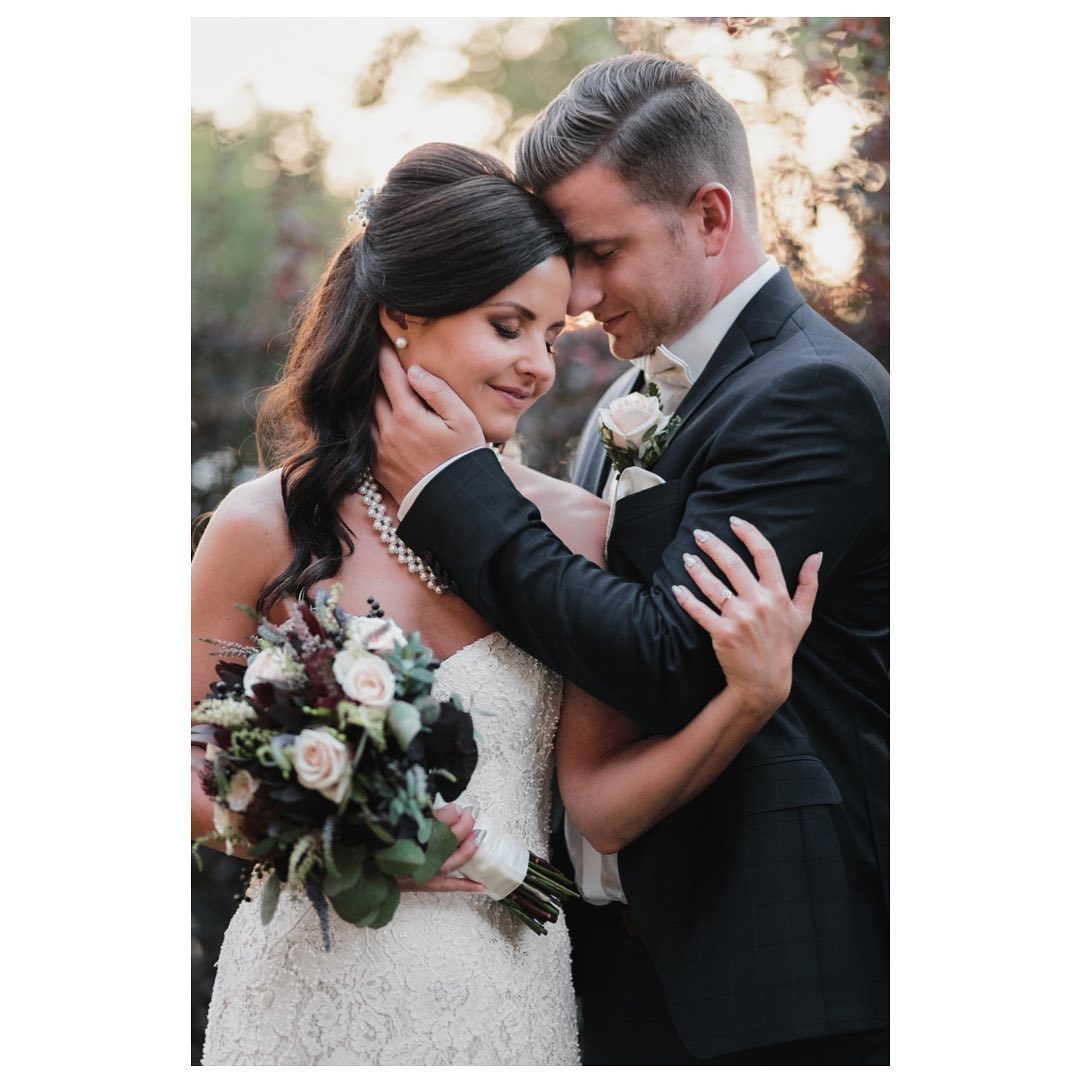 Niki & Peti #weddingphotographer #instagood #photography #photooftheday #weddingcouple #weddingsession #weddingphotography #picoftheday #photo #instadaily #model #photoshoot #portrait #instapic #canon #canonr6 #sigma #photostudio #weddingphoto #foto #pic #pictureoftheday #photoshop #lightroom #love #like #follow #photographylovers #photographylover