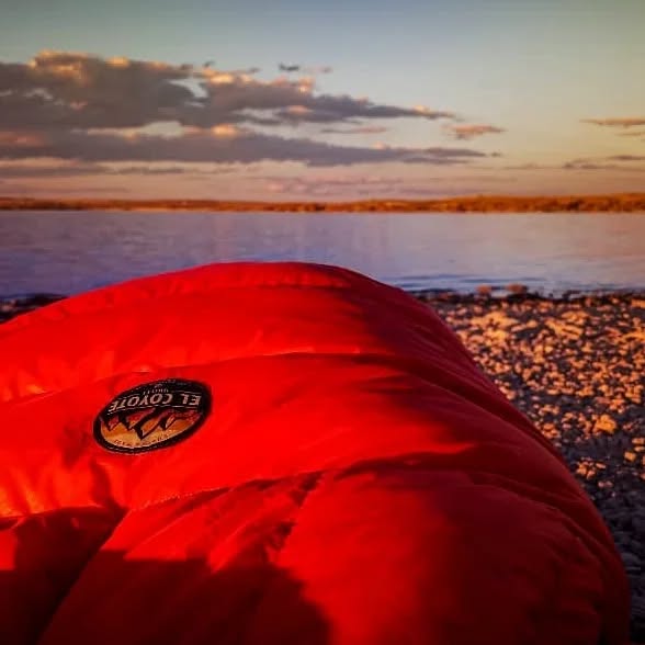 We love to see pictures of our quilts in the wild from our customers. This 📸 from @cookedphoto on his long trek around the country. Thanks buddy. Send us your El Coyote Quilt pics too so we can check them out