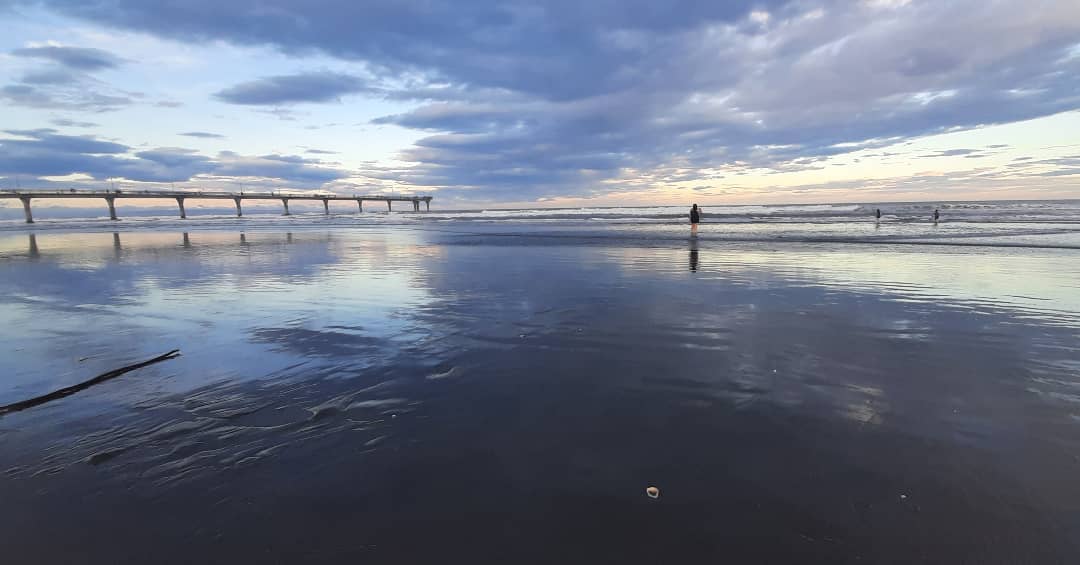 Ka tō ana a Tama-nui-te-rā,
ka moe anō hoki a whiro.
Tonight as we watched the sun go down so too the moon passed beyond the horizon line and as such the day drew to an end.
#nofilter #NewBrighton #whanautime