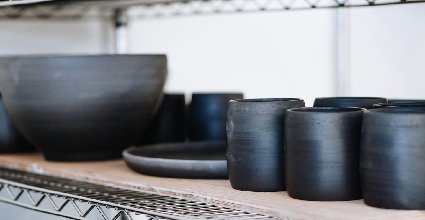 2 jours avant @expo.atelier542 ---⠀Le luxe de la Collection Terre noire