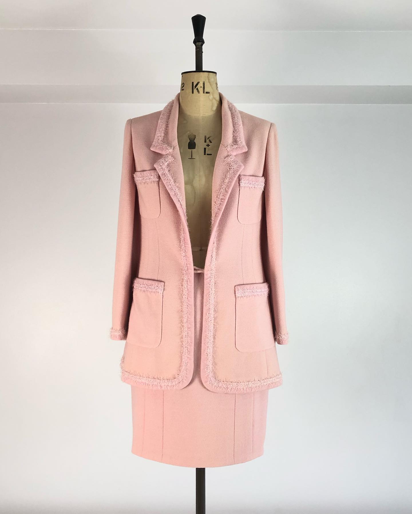 Restyle and restoration to this pristine classic #chanel #winterbride #coutureclassic #tailoringfoewomen