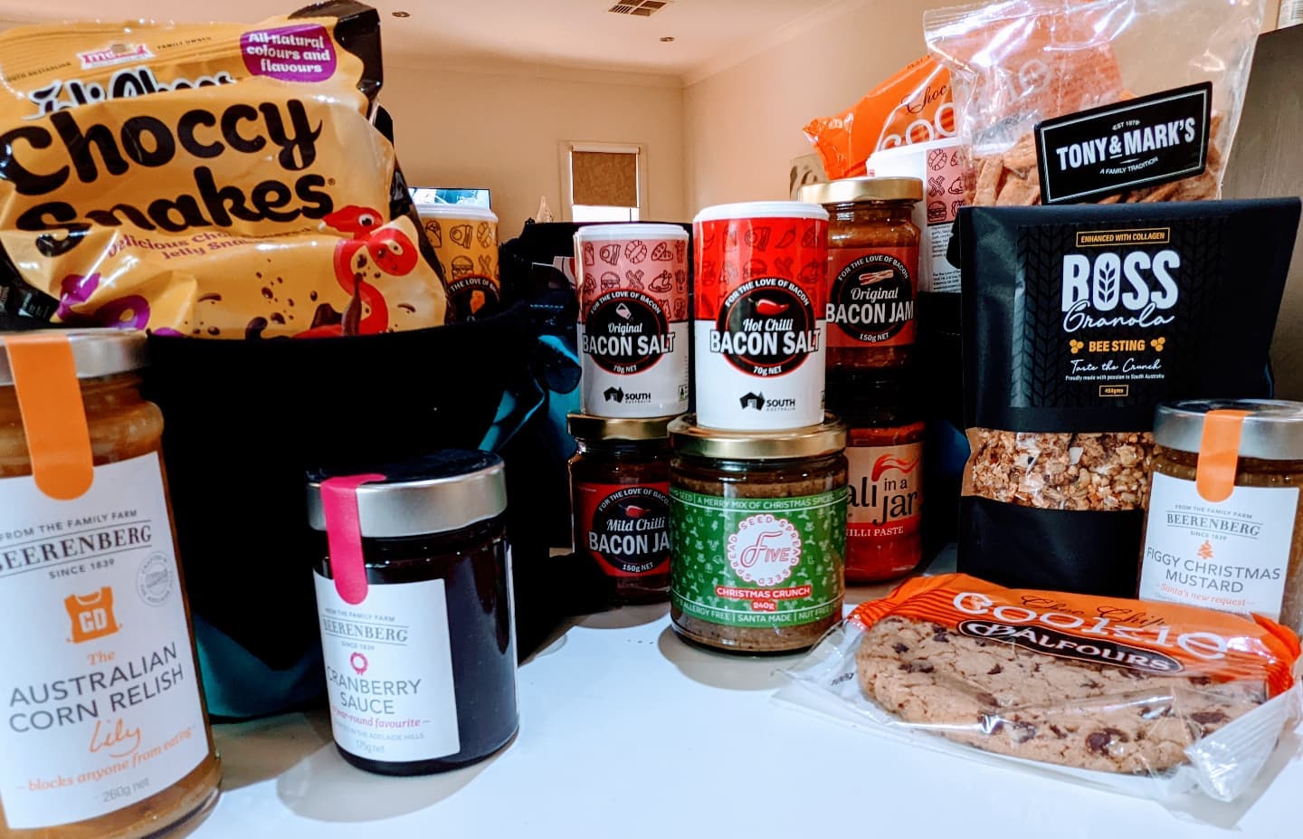 How lucky to have soo many delicious Australian made local products this holiday season.
#supportsmallbusiness #foodphotography #delicious #southaustralia #australia #eat #christmas #foodie