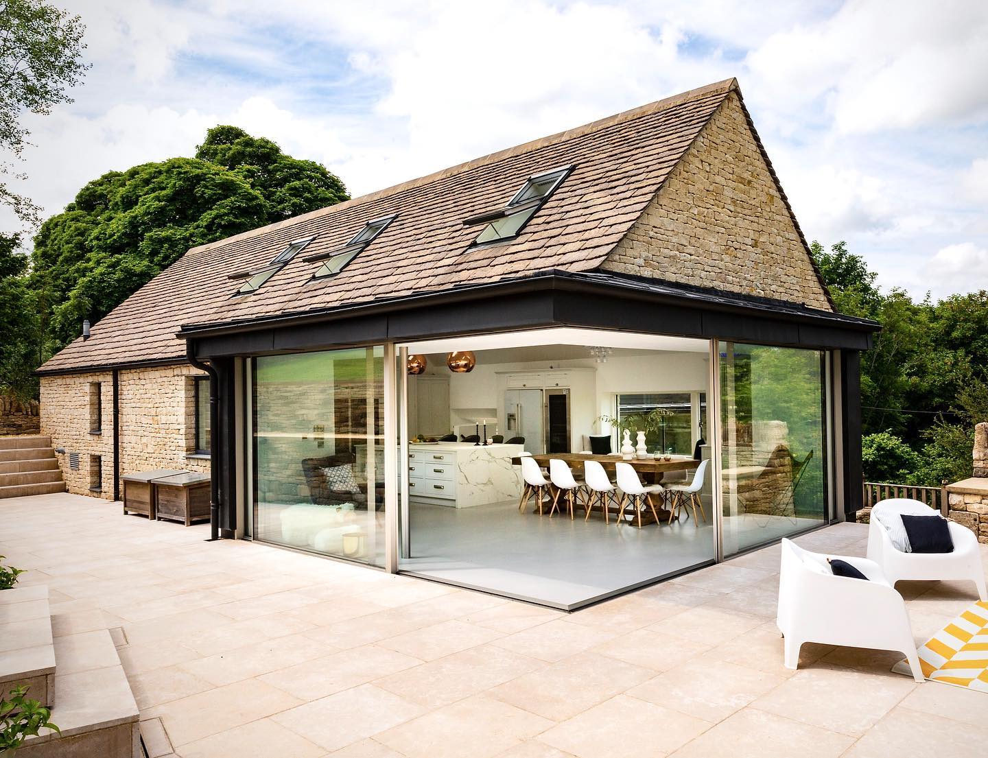 How about this for a stunner of a project? It’s from the portfolio of my client @ultralinesliding who specialise in elegant, slim profile sliding doors for extensions and newbuilds.
I’m writing a blog post for them today all about the benefits of bringing natural light into your home.
Apparently, natural light is essential for optimum wellbeing, boosting mood, concentration and productivity 💫
Swipe left ⬅️ for more shots of this gorgeous country home👌
#interiorswriter #propertywriter #copywriter #interiorsjournalist #contentwriter #copywriting #interiorscopywriter #interiordesign #designinspo #interiorinspo #interiors #luxuryinteriordesign
#interiorsblog #homeinteriors #homeinspiration #boldinteriors
#slidingdoor #lettherebelight