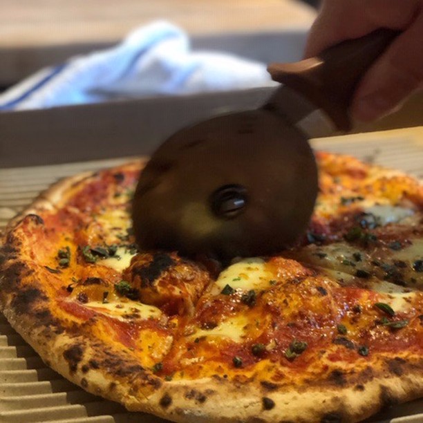 We are getting ready to open this afternoon at 4pm, we'll be there until 7.... Come get a hot wood fired PIZZAAAAAA
Order online @offspringpizza.com, call 707-972-2655 or come on by!
#offspringpizza #boonvillehotelandrestaurant
#pizzasbyben
#perryhoffmanfood
#andersonvalley
#woodfiredpizza
#whoopwhoop