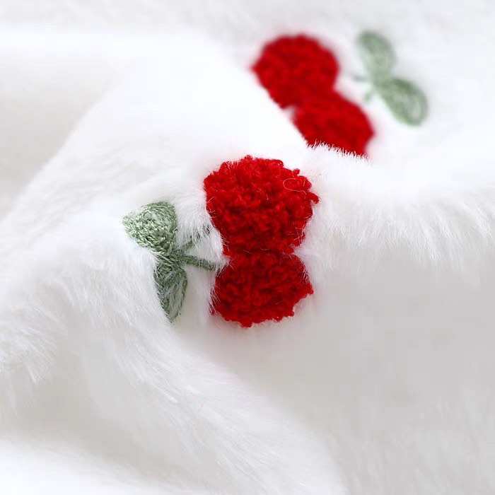 🍒Faux rabbit fur embroidered fabric in stock🍒
#oukalondon