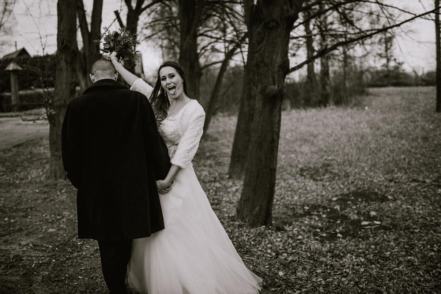 Terka a Lubomír:)
.
#svatebnisaty #svatba2021 #svatebnifotograf #svatebniinspirace #svatebnifoto #wedding #weedingdiaries #svatebnikytice #instawedding #bride #moravka #svatebnimisto #love #laska #fotograf #fotografostrava #weddingphotographer #lysahora #lysohori #beskydymountains #svatbavbeskydech #sonyphotography #sonygangcz #svatbavpřírodě #svatbavlistopadu #autumnvibes🍁 #autumnwedding
