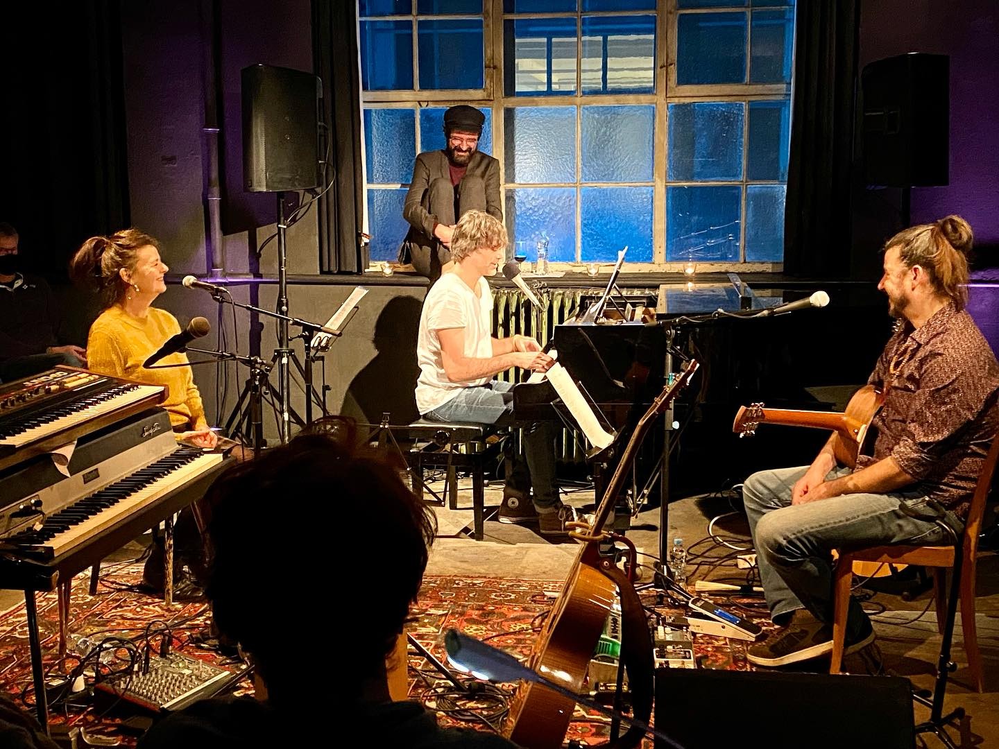 Harmonisches Beieinander mit Sibylle Aeberli, Peter Finc und Hendrix Ackle. Wir haben‘s sehr genossen! SONGCIRCLE @stanzereibaden @peterfinc @hendrixackle