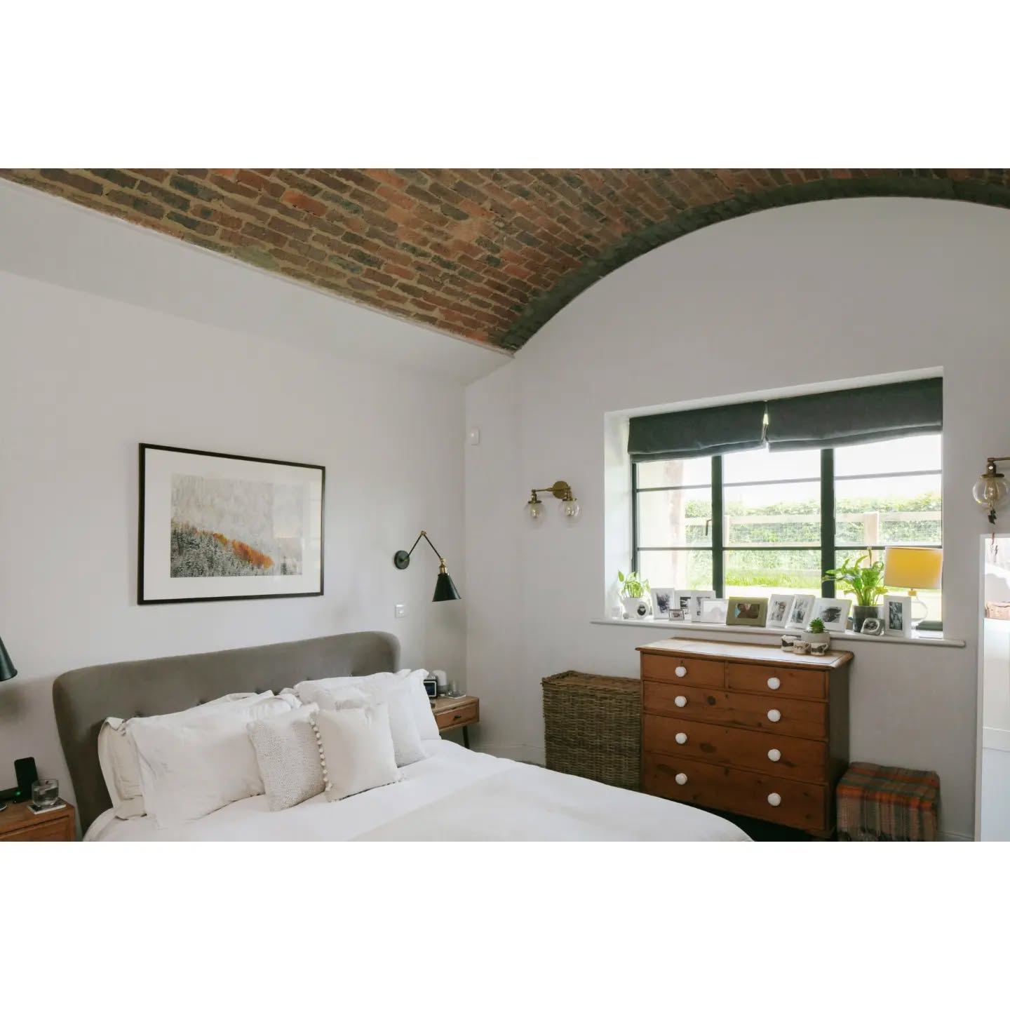 Reservoir re-fresh!
Scroll through to see before and the only way into the space! Not for the fainthearted!
Real dedication from the clients and the build team (Build Consultants Ltd) on this to bring these spaces up to scratch for this gorgeous family home.
#oldtonew #rennovation #residentialdesign #interiordesign #masterbedroom #brick #reuse