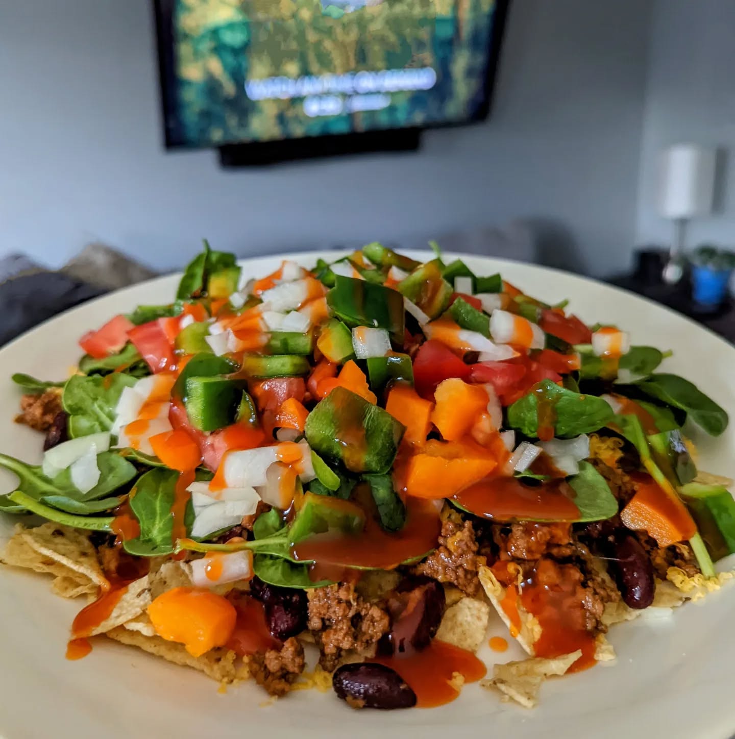 ๐ Playoffs + Taco Salad = ๐
โช๏ธLean ground beef + kidney beans (taco seasoning + Catalina dressing)
โช๏ธShredded cheddar cheese
โช๏ธTONS of chopped fresh veggies (tomatoes, onions, peppers, baby spinach)
โช๏ธCrushed tortillas chips
โช๏ธDrizzle with more Catalina dressing
What are some of your fave gametime foods?