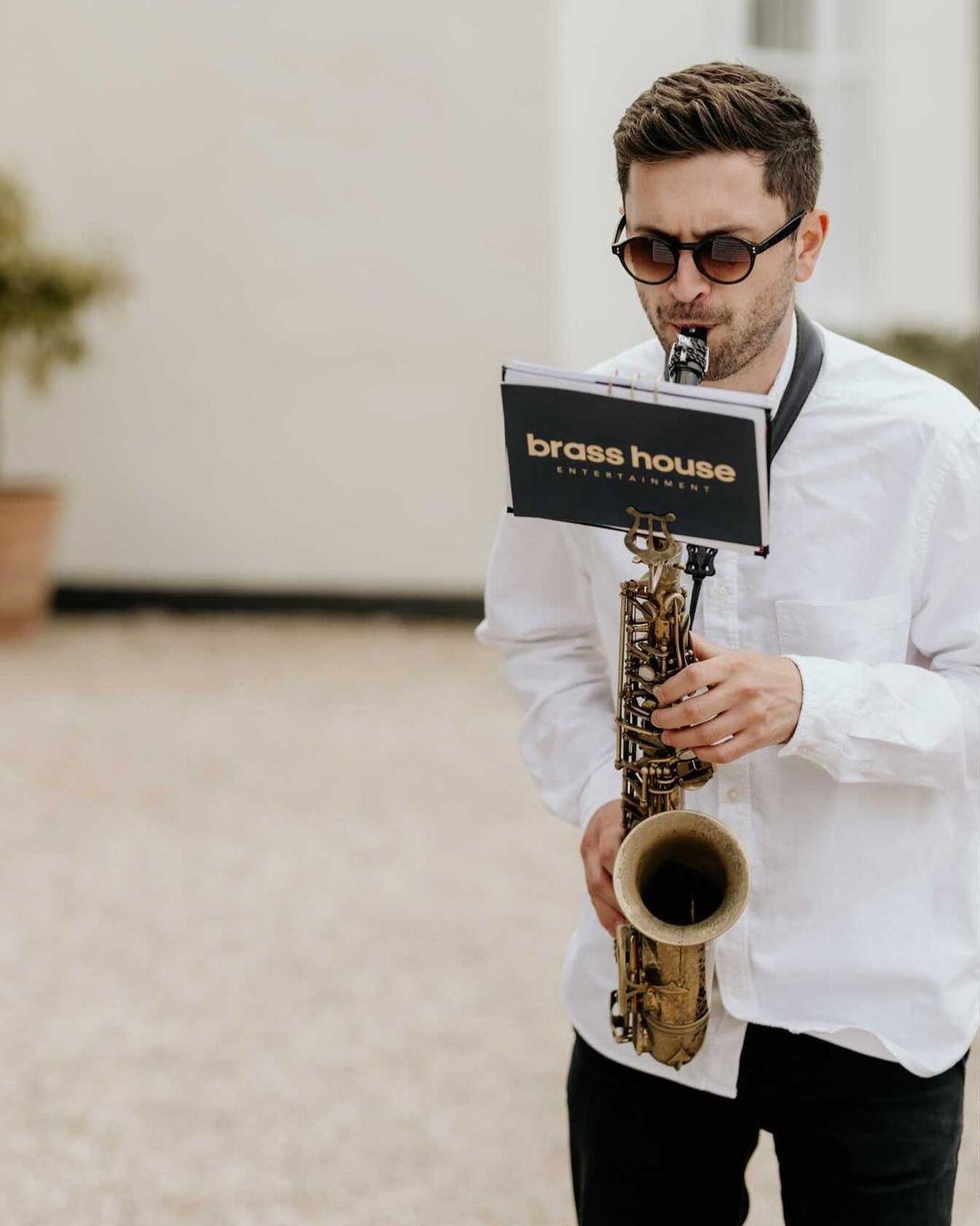 Sax for the weekend 🎷
.
.
.
#TheLondonStrollers #RoamingBand #BrassBand #StrollingBand #Acoustic #LuxuryEvents #Wedding #LuxuryWedding #Luxury #Saxophone #Music #InternationalBand #DestinationWedding #Musician #London #EventProf #Sax