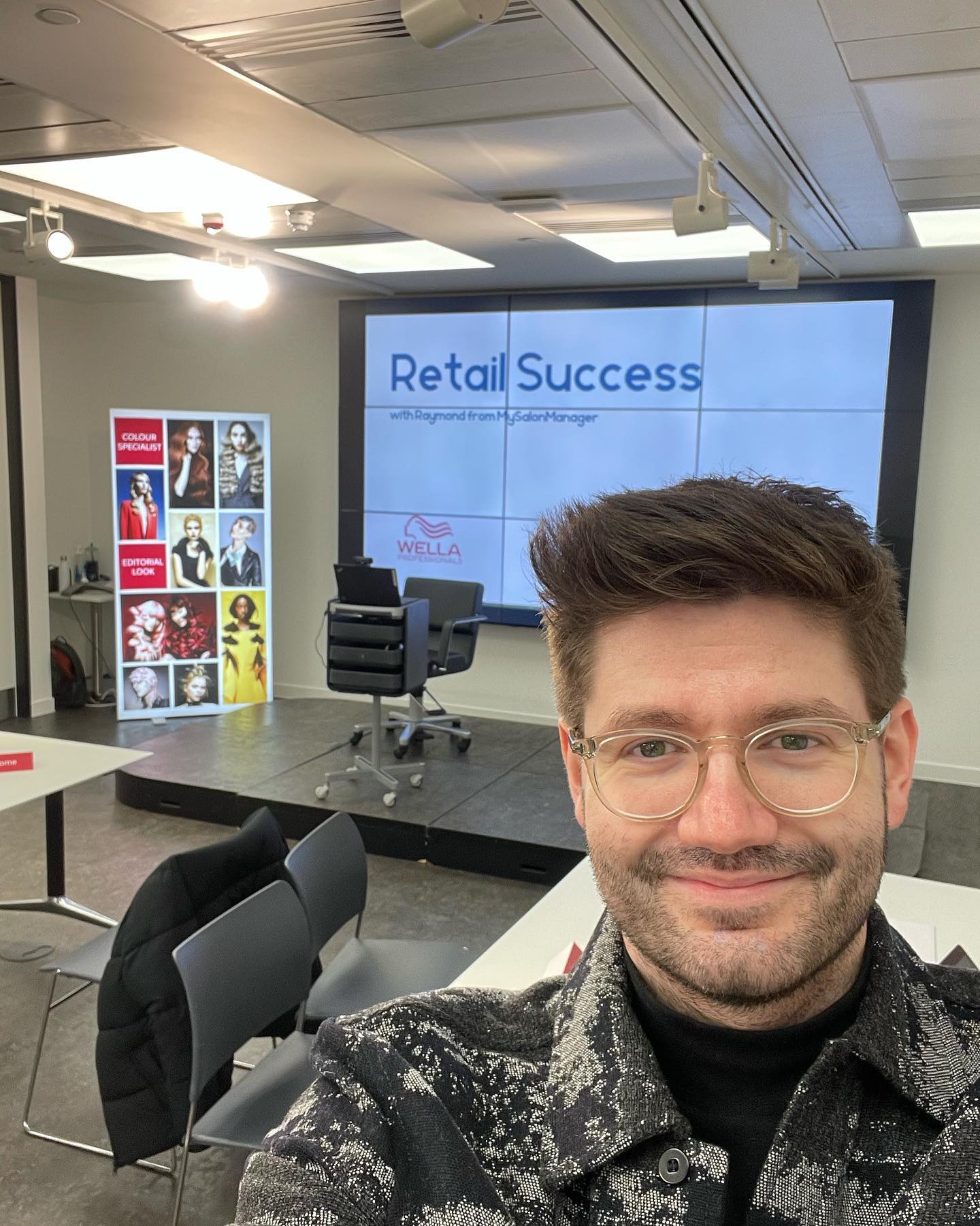 A huge thank you to @wellahairuki and the teams at @khhairgroup for listening to MySalonManager’s approach to retail success.
The retail and colour champions of the group discussed current challenges when it comes to recommending retail to our salon clientele. Amazing ideas from the team with fantastic contribution from everyone. Thank you all 💙
#SalonEducation #SalonBusiness