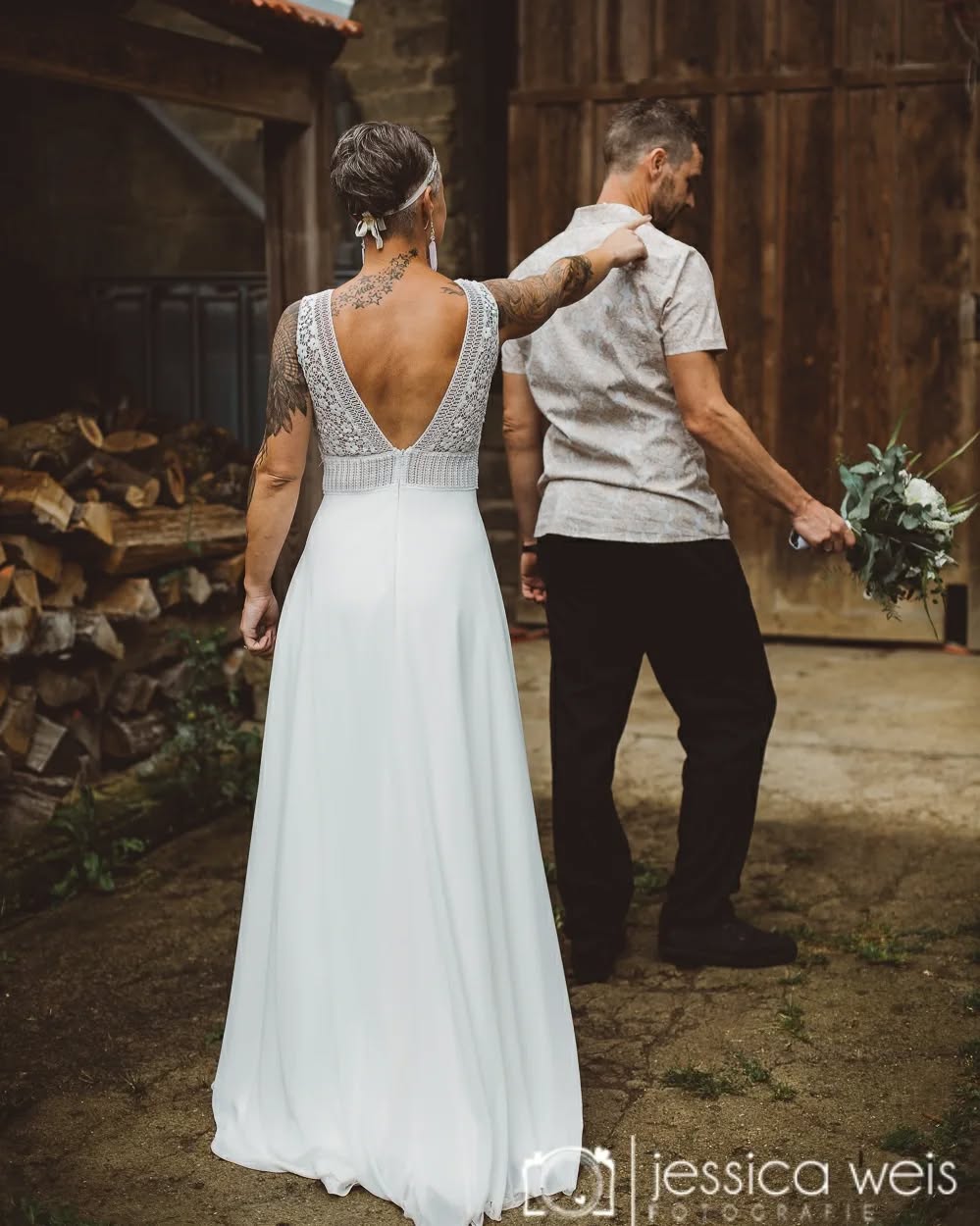 #firstlook #daheimimhof #privatergehtsnicht #weddingday #brideandgroom #bridalshoot #weddingshoot #weddingphoto #belovedstories #justalittleloveinspo #wedphotoinspiration #instawed #elopement #intimatewedding #emotionsbeatsperfection #weddingdress #Hochzeit #hochzeitsfotograf #hochzeitsfotografie #hochzeitskleid #hochzeitstag
#hochzeitsfotos #hochzeitsfoto #hochzeitsinspiration #hochzeitsreportage #hochzeitswahn #hochzeitsdeko #hochzeitsblog #Hochzeitsshooting #hochzeitsbilder