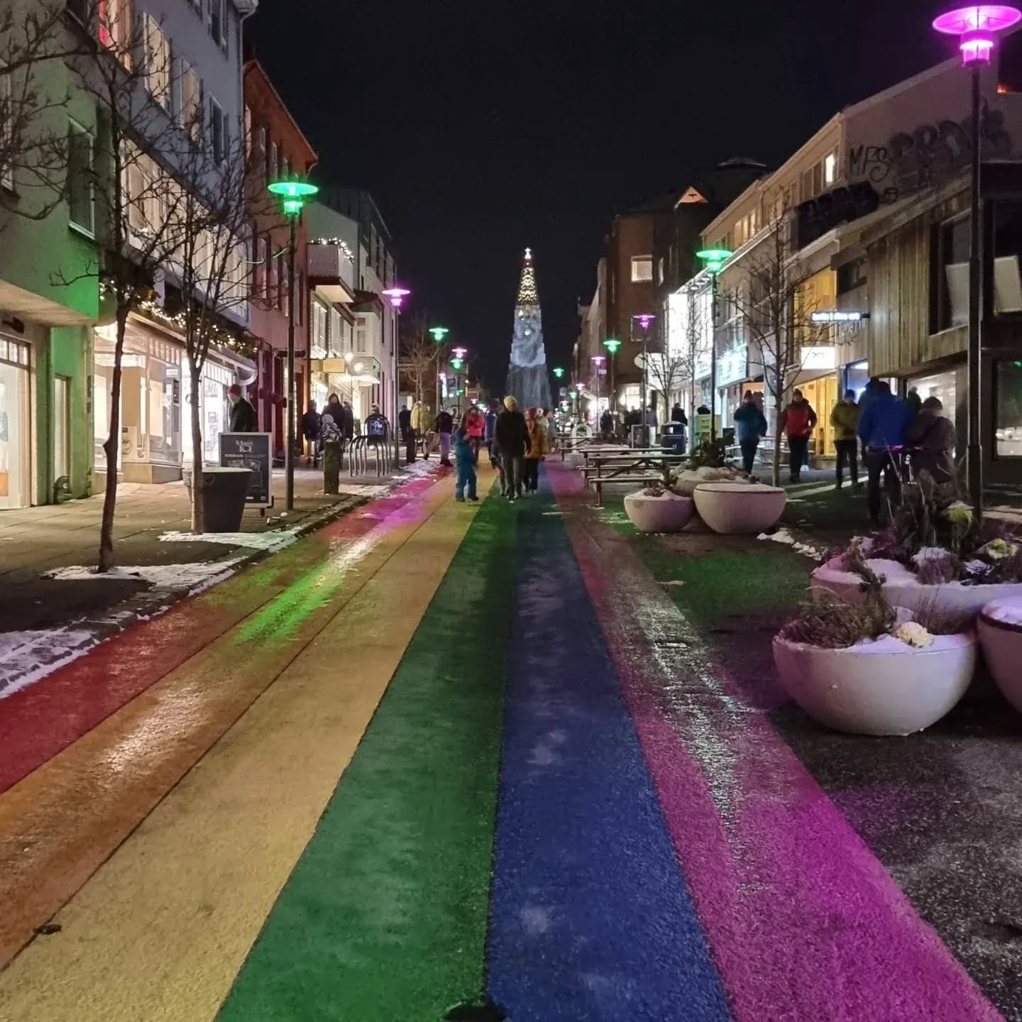 Reykjavik City in winter-lights 💜💚
.
.
.
#reykjavik #iceland #dmcincentivetravel #incentive #businesstrip