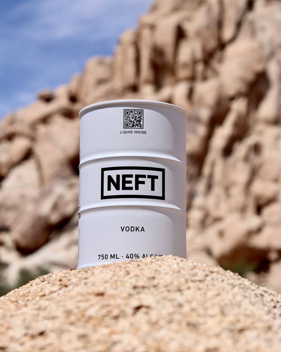 Product photography for Neft Vodka
Location: Joshua Tree
📸 @jacquelynwillard
•
•
•
#neftvodka #productphotography #vodka #joshuatree #hikingtrails #hikingadventures #marketingagency #creativeagency #afavregroup