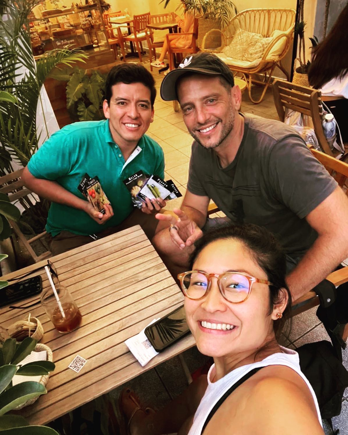 @clarkfarmcarlisle @mesaprogram SAGE alumni @j.c.conroy w/ @cisasdeperucano President @mariafrancoesc making big plans for the future w/ @bakercreekseeds 😎 #SustainableAgriculture #Huaraz #Peru #Farming