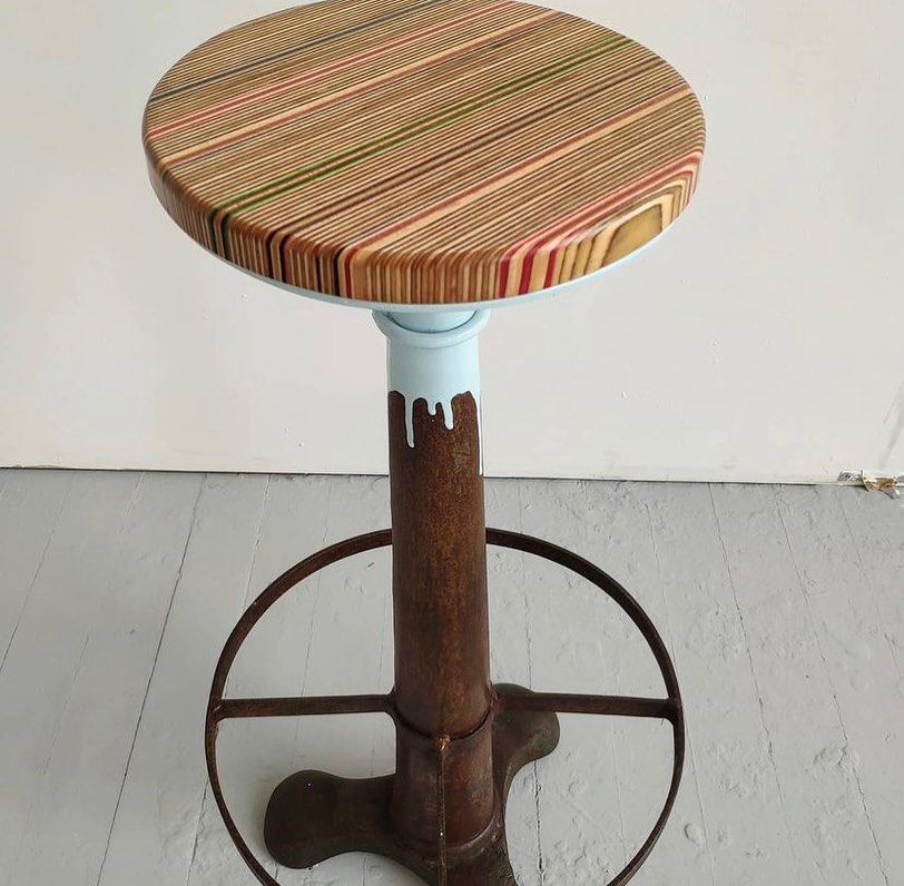 DIY stool sets 🧰 @cree.ativ
#skateboard #recycledskateboards #whatwillyoucreate #diy #diyhomedecor #homeprojects #woodworker #woodworkingskills #reclaimedfurniture #vintage #skateart #skateboardingisfun #skateboardcreations #artofinstagram #custom