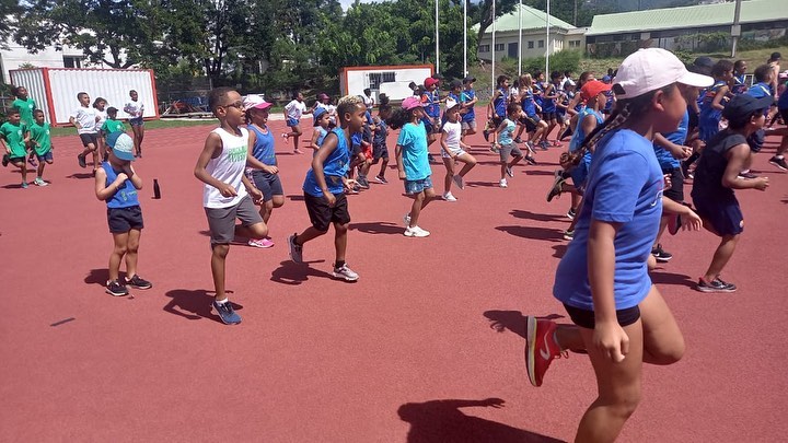 1er kid’s athlétique de la saison
Bravo à tous
Resumé du WE sur notre site internet caposs.re
#caposs #possession #reunionisland #reunion #athletisme #ffa #athlete #stdenis #stade #piste #performance #run #running #trackandfield #athletics #kids #enfants #education #jeux #ludique