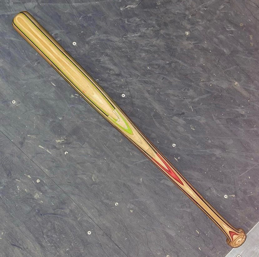 baseball bat 🧰 @tacticalspuckler
#baseball #skateboarding #skate #recycledskateboards #diyproject #cooperstown #halloffame #musuem #woodworking #woodworker #skateart #reclaimedskateboards #reclaimedwood #sustainablematerials #whatwillyoucreate #skateboardcreations #skateboard