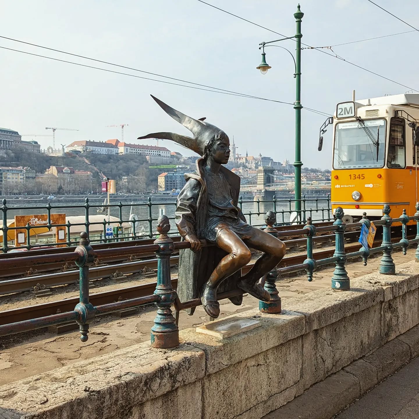 Beautiful Budapest has fun statues all around the old town
#budapeststatues #hungarytravel