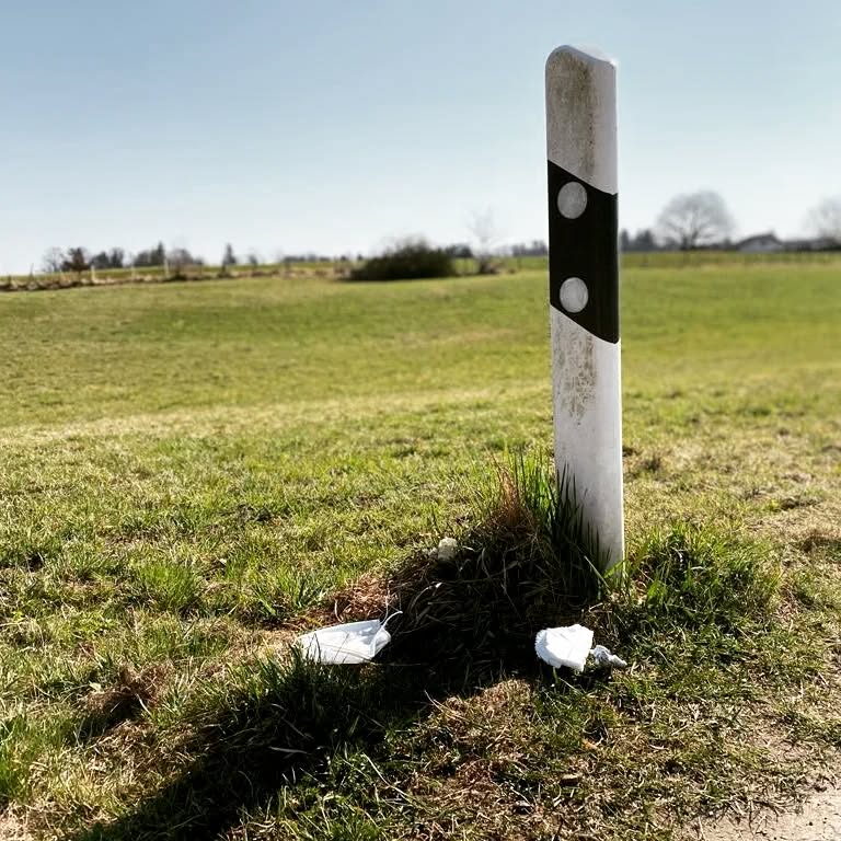 Vielen Dank für euren tatkräftigen Einsatz beim Rama-Dama!
Die letzten Tage waren unglaublich viele fleißige Helfer unterwegs um unter dem Motto "Rama-Dama" unsere Gemeinde von achtlos entsorgtem Müll zu befreien!
Unsere Grundschüler haben im Rahmen des Unterrichts fleißig gesammelt und über 200 Teilnehmer waren am Samstag mit dabei!
Dies zeigt zum Glück, dass das Bewusstsein für die Umwelt, für unsere Natur noch in einem sehr großen Maß vorhanden ist und ich bin auch überzeugt, dass gerade wenn junge Menschen für dieses Thema sensibilisiert werden, sie sicherlich nicht so unachtsam ihren Abfall in der Natur entsorgen werden.
Vielen Dank fürs Mitmachen!
#gemeindesaaldorfsurheim #saaldorf #surheim
#derumweltzuliebe