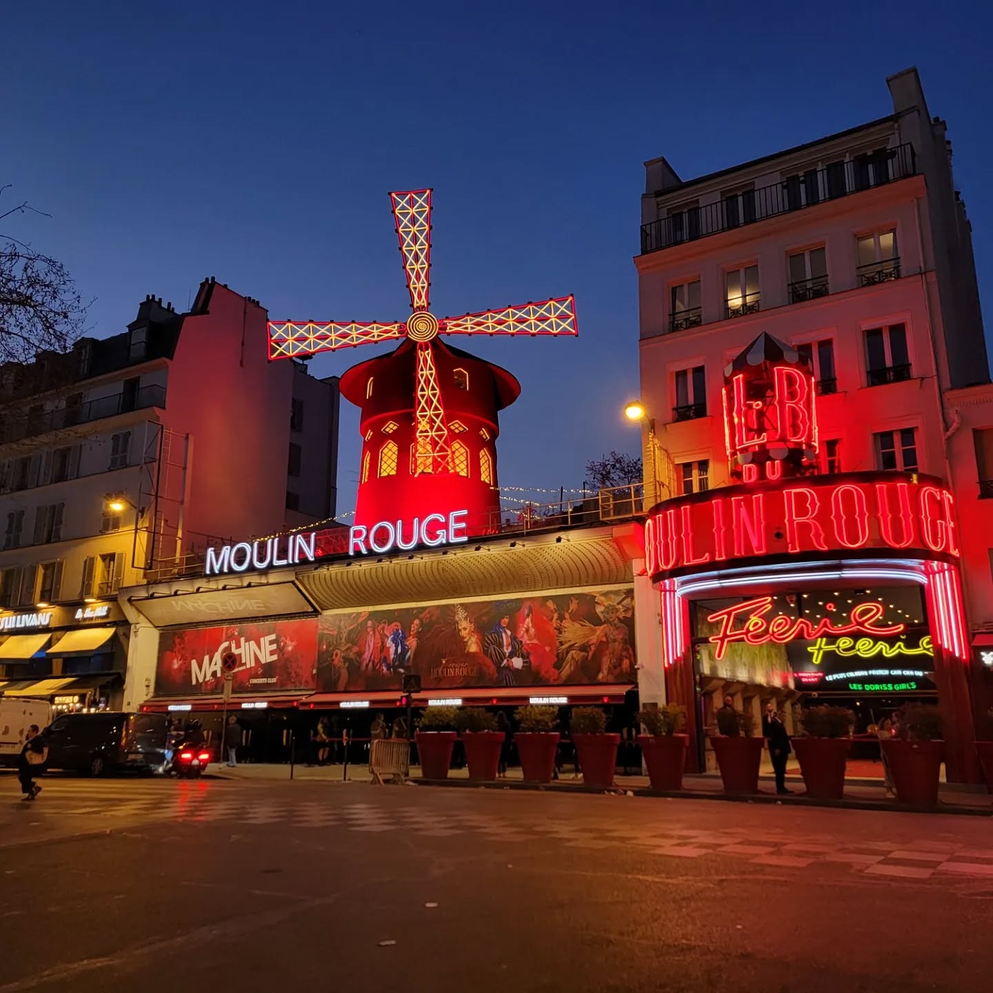 Merci beaucoup Paris!
#paris #france #disneyparis #versailles #versaillespalace #eiffeltower #notredamedeparis #europetravel #vacation #amelie #ameliecafe #moulinrouge