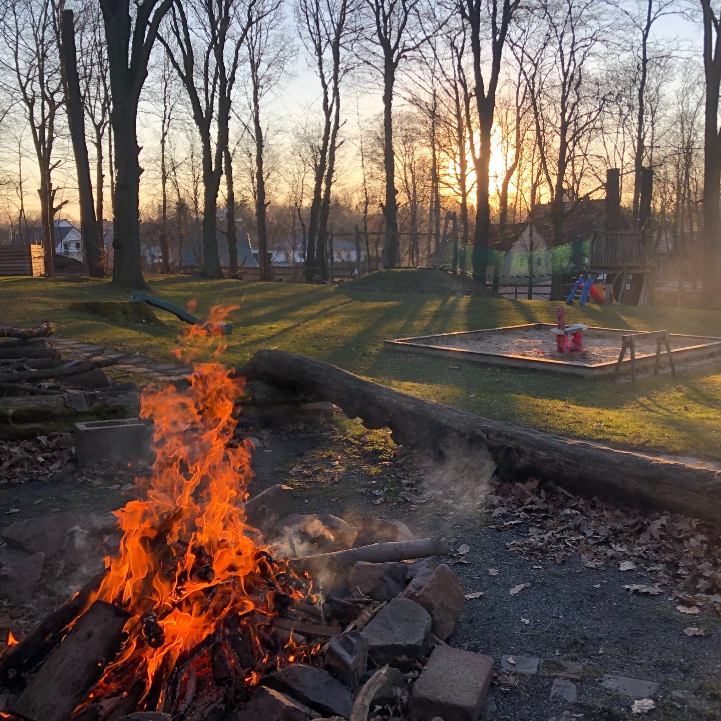 Set a fire I will trust!
#fire #ywam #bibleschool #trustingod #germany #eastgermany